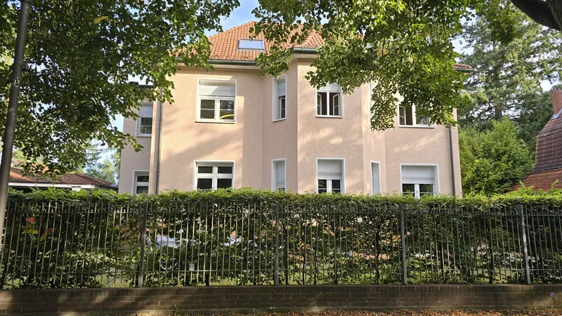Besichtigung  15.09.2026 um 17:00 Uhr Erstbezug nach Sanierung, 4-Zi.-DG-Whg., gepfl. Neubau — photo 1